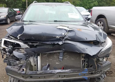 2017 Subaru Impreza Limited z USA, uszkodzony, nr VIN 4S3GTAT61H3750013